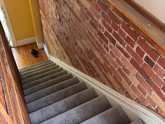 2nd image of 183 N H St