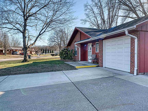 3rd image of 1831 Chickasaw Dr