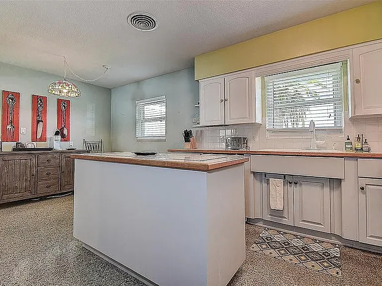 2800 E Vina Del Mar Blvd — Photo 16
