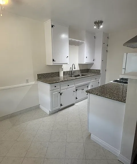 829 W Duarte Rd #D — Photo 2