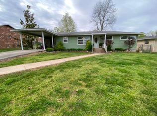 915 W Fannetta St, Dexter, MO 63841