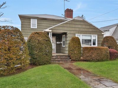 83 Lincoln Avenue E, West Harrison, NY, 10604
