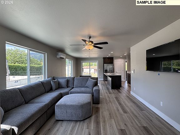 4th image of 1117 Laura St