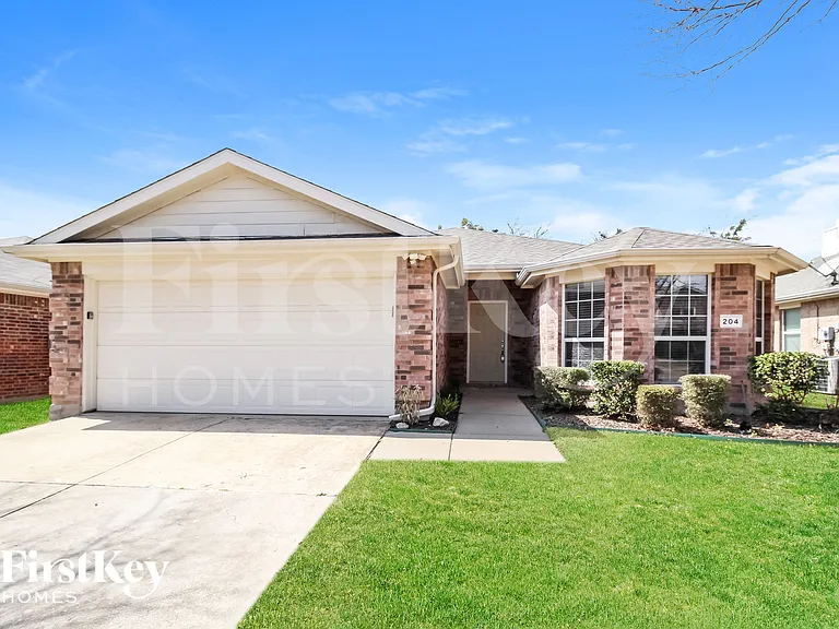 204 Pagoda Dr — Photo 1