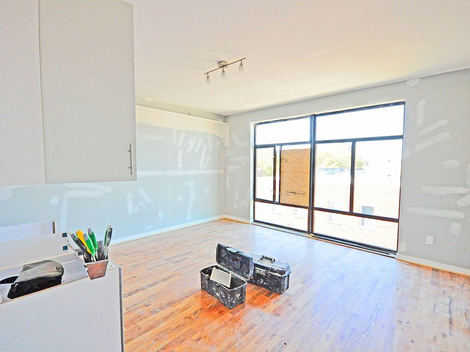 1st image of 533 N Budd St #403