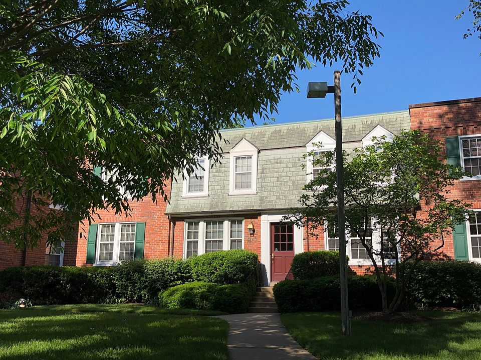 1st image of 1813 Queens Ln #2154
