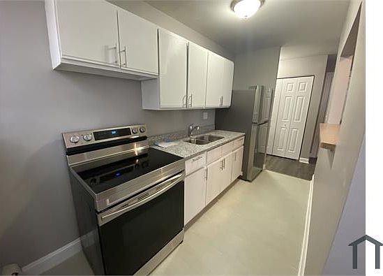 1st image of 7130 S Jeffery Blvd #1