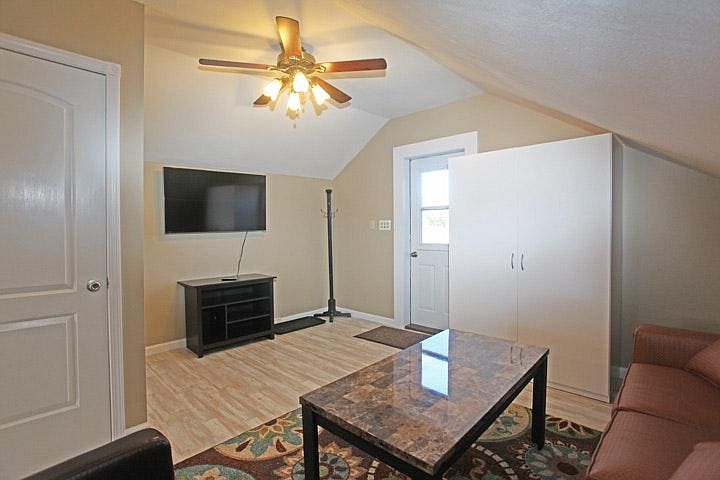 Living Room W/ smart TV