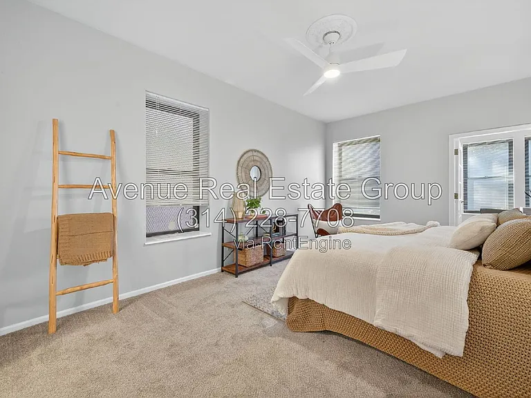 5559 Pershing Ave #1F — Photo 24