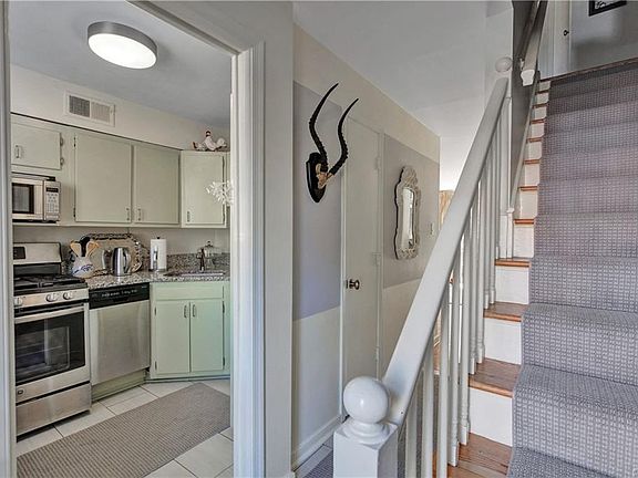 3rd image of 505 N Hamilton St APT B