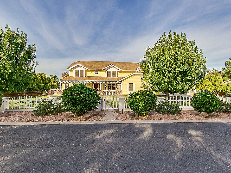 2nd image of 2058 E Quince St
