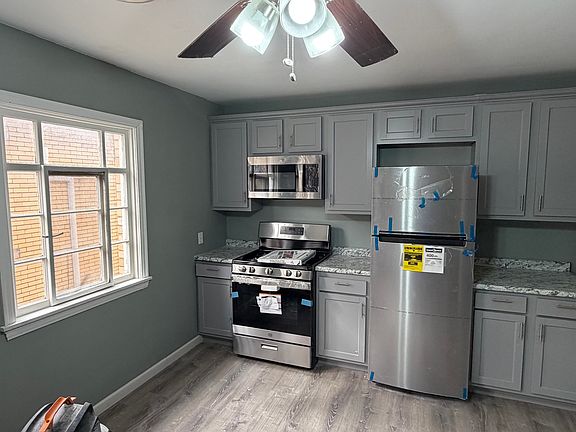 3rd image of 404 Park Rd APT 2