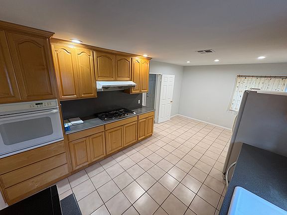 4th image of 118 W Magna Vista Ave