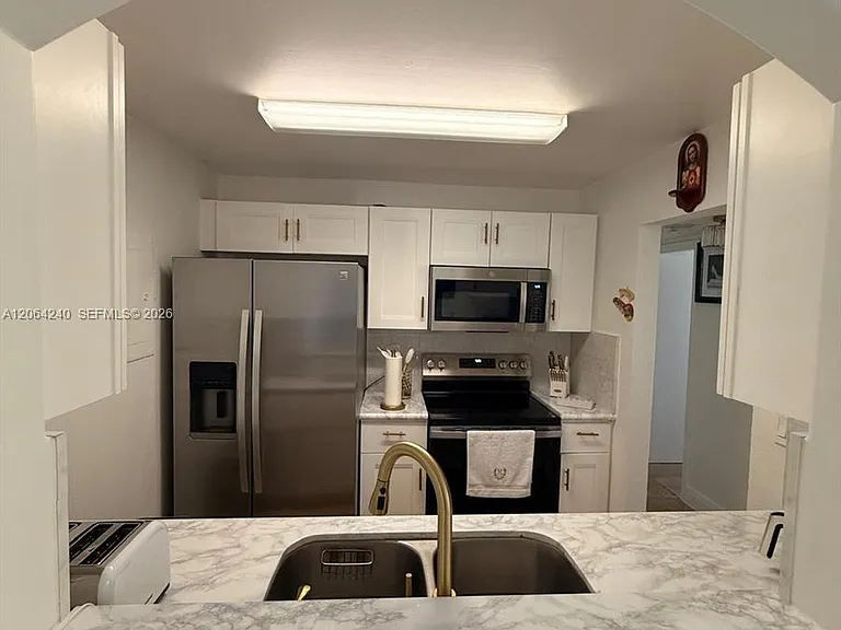 2160 SW 16th Ave #320 — Photo 7