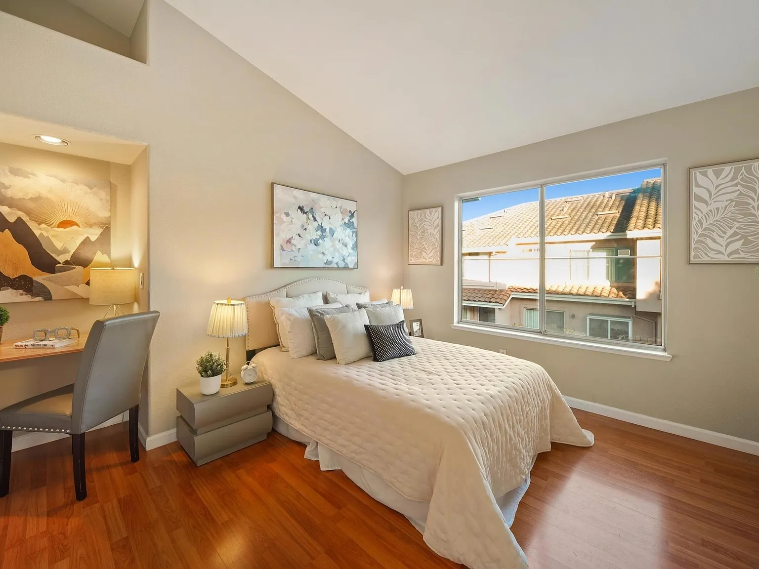 2 bed, 2.5 bath, 1395 sqft, $3,700 — Photo 2