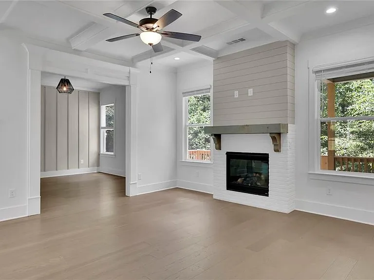 6181 Shoreland Cir — Photo 20