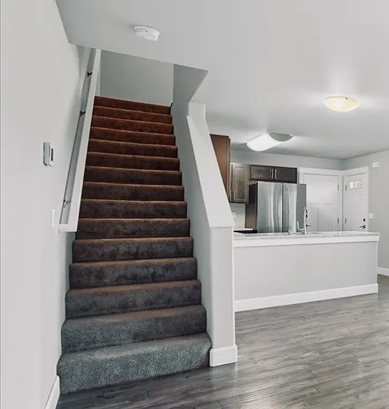 Caravelle Dr — Photo 8