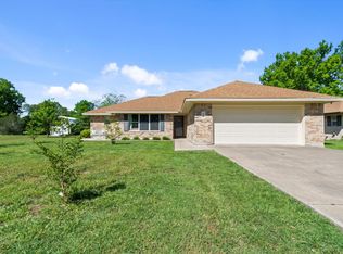 215 Corder Ln, Burnet, TX 78611
