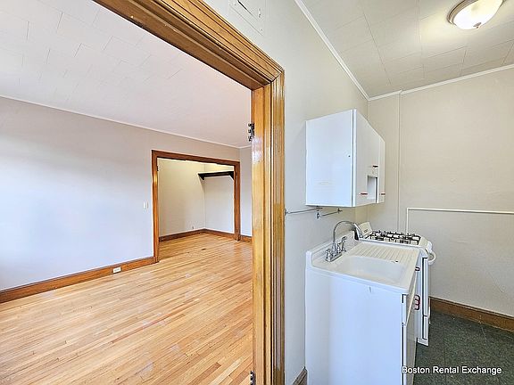 5th image of 123 Orchard St APT 44