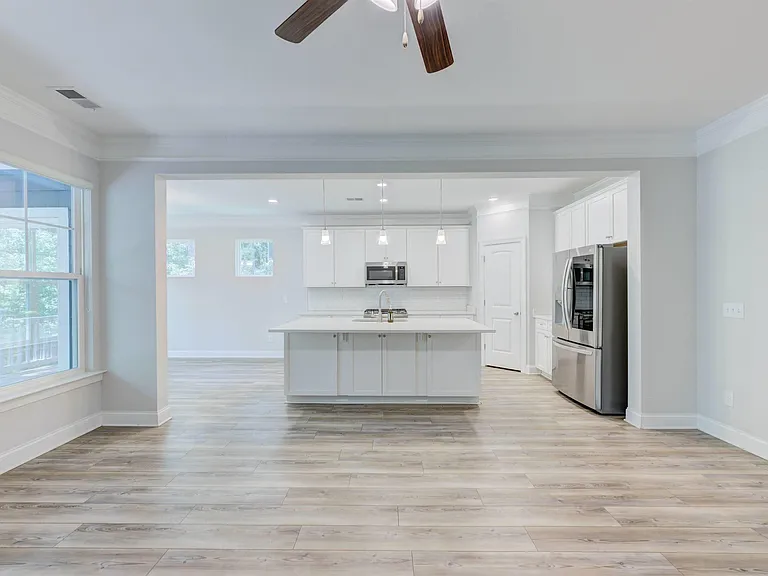 300 Sunnycrest Ln — Photo 14