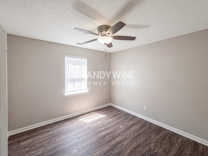 113 Eva Dr — Photo 15