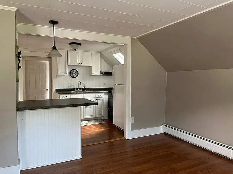 189 Gilford Ave — Photo 1