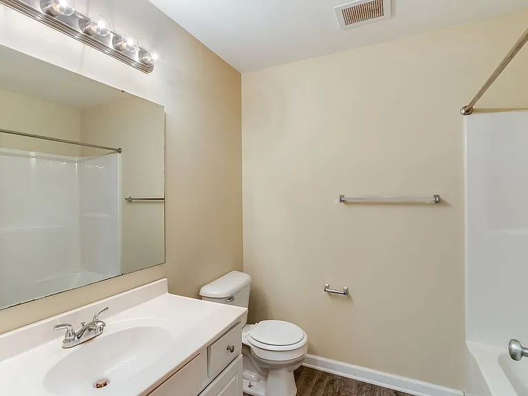 1306 E Miller Road 6114 Beechfield Dr — Photo 5