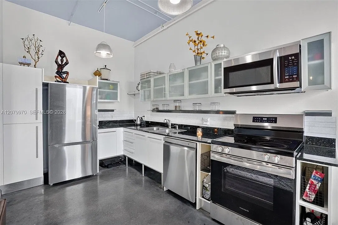 Modern 1 Bed/1 Bath Condo in Miami | Available 11/1 | $2650/month — Photo 4