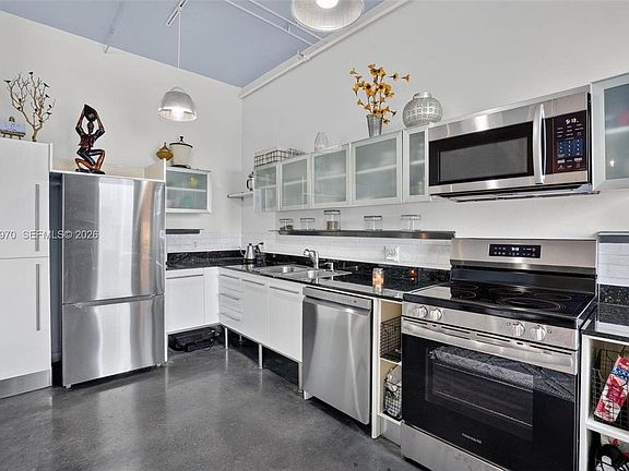 4th image of 10 SW South River Dr #33130-1105