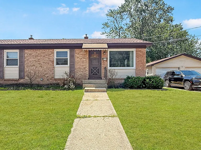 802 Bryant St SW — Photo 10