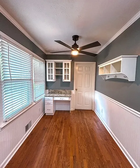 5583 Woodland Dr — Photo 3