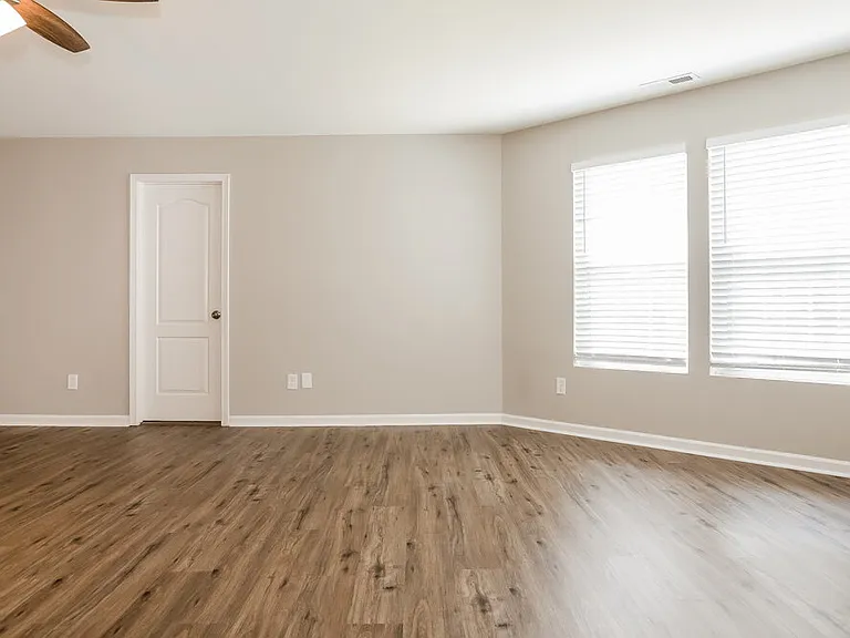 1131 Rainier Ln — Photo 9