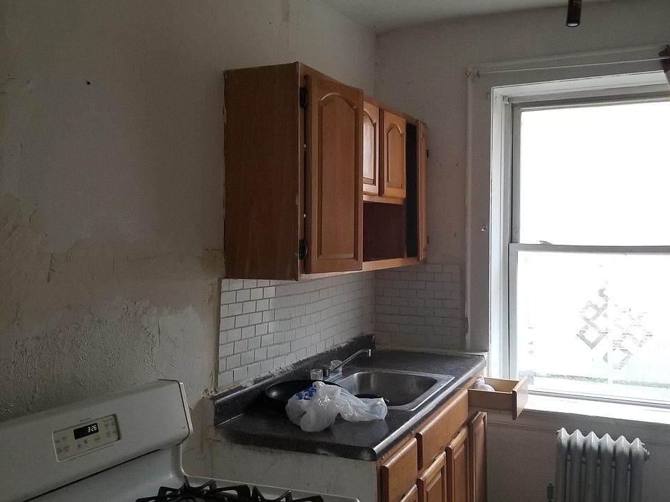 2nd image of 2 Hillside Ave