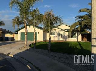 2334 Rounds St, Delano, CA 93215