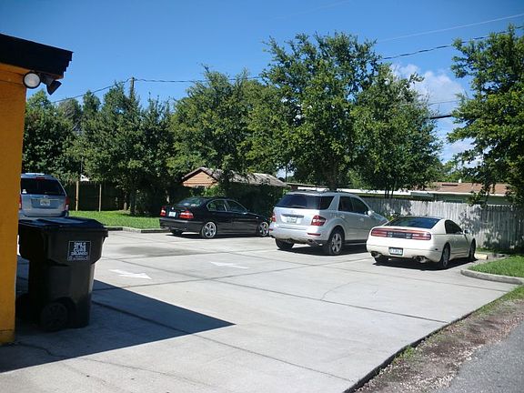 3rd image of 70 S Semoran Blvd