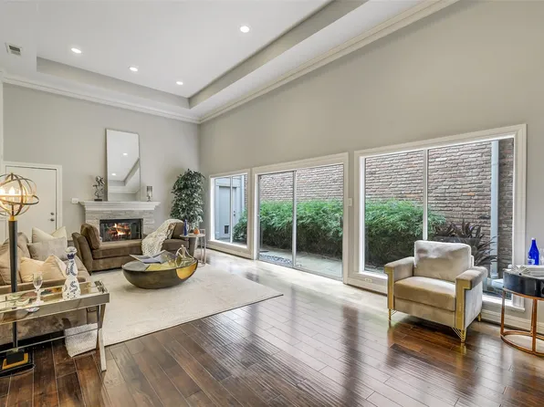 9454 Briar Forest Dr, Houston, TX 77063