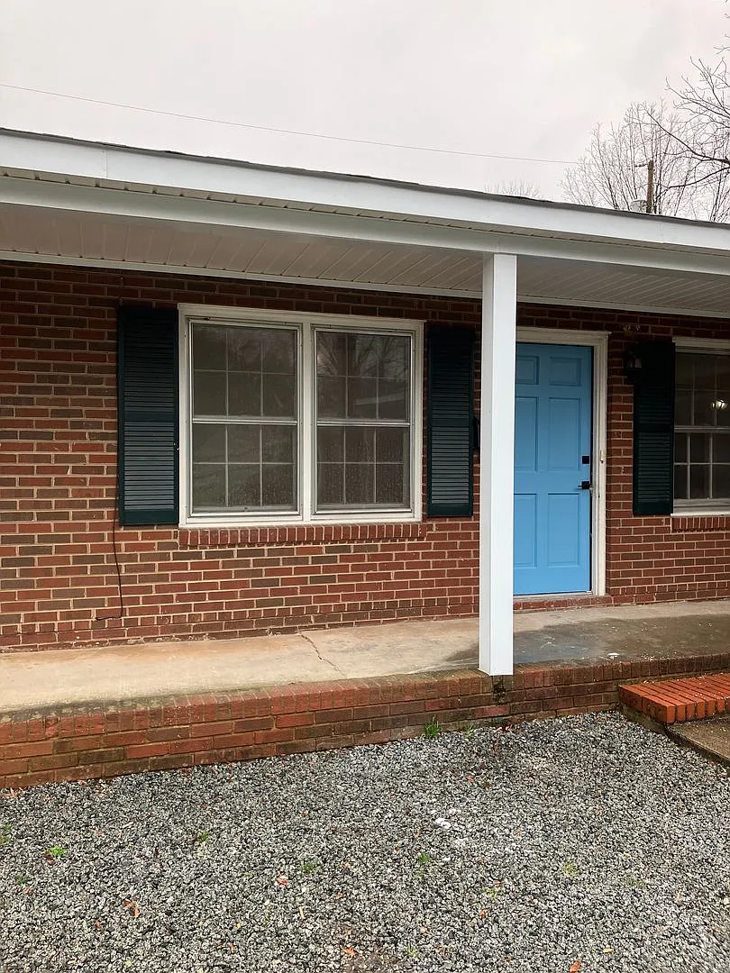 fully renovated two bedroom one bath — Photo 2