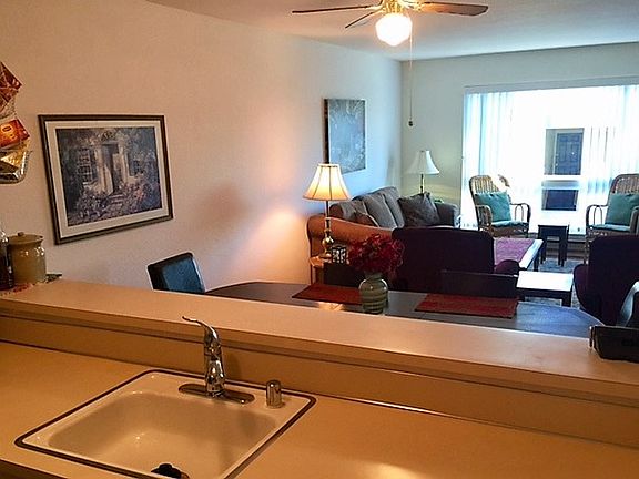2nd image of 5844 NE 75th St #D201