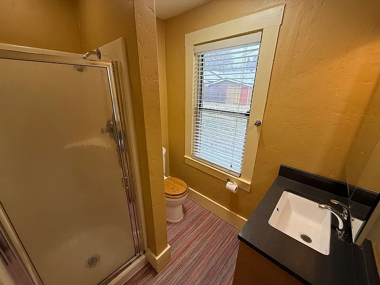 136 NW Florida Ave #1 — Photo 6