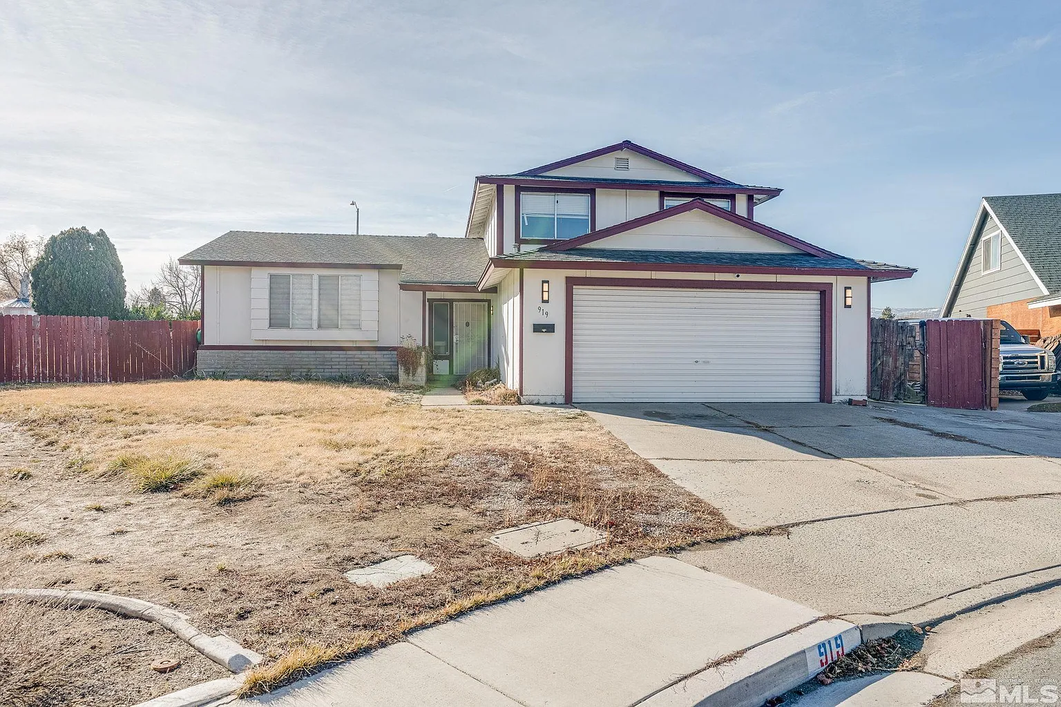 919 Birchwood Cir photo 1