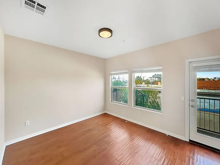3938 Iowa St — Photo 13