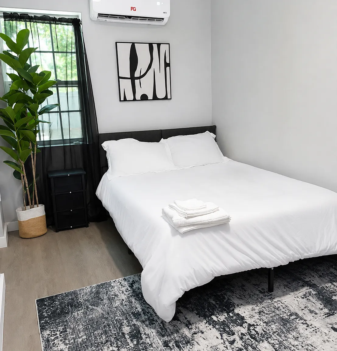 2 bed, 750 sqft, $2,200 — Photo 2