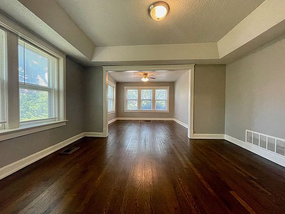 2nd image of 213-215 E 30th St #213-3W