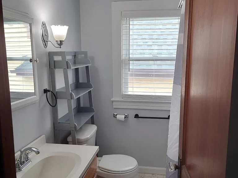 64U Parkwood Ave — Photo 15