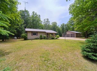 17455 Hoxeyville Rd, Wellston, MI 49689