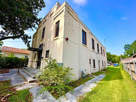 3rd image of 710 3rd St