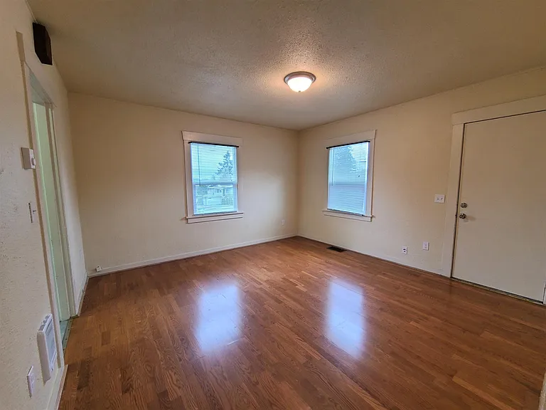 1511 Olympic Hwy S — Photo 5