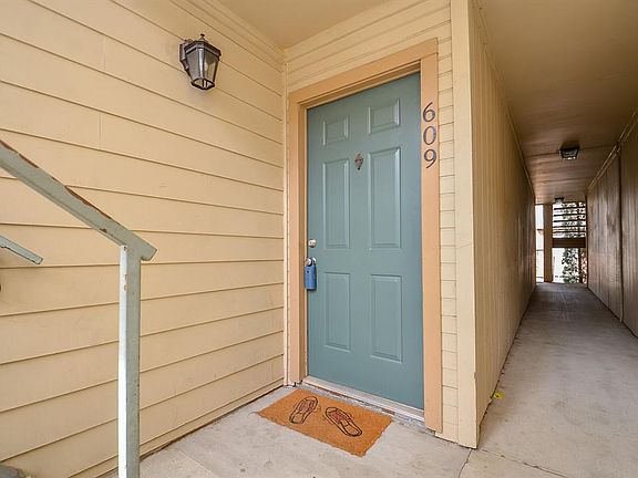 3rd image of 12550 Whittington Dr #6/609