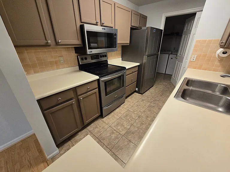 120 Carrington Ln #208 — Photo 6