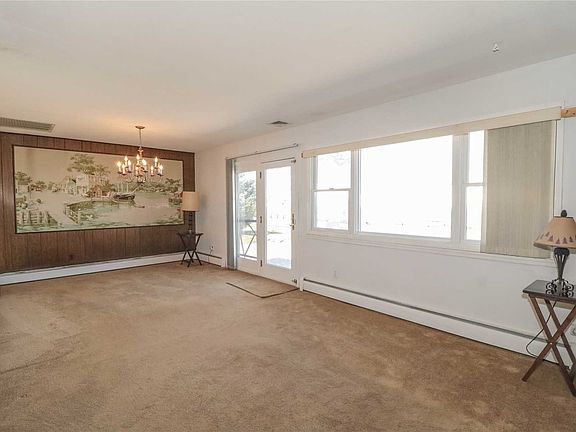 5th image of 28 Lucinda Dr